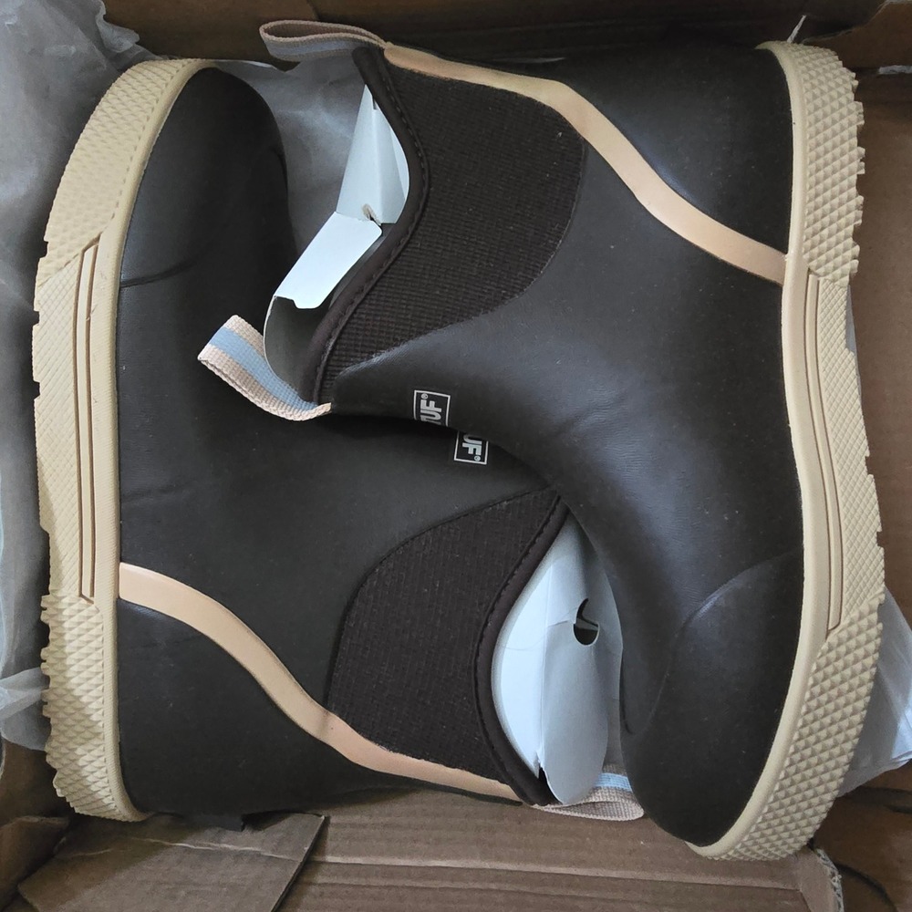 NIB Xtratuf Wheelhouse 6" Waterproof Ankle Deck Boot Size M/ 7  W/ 8.5